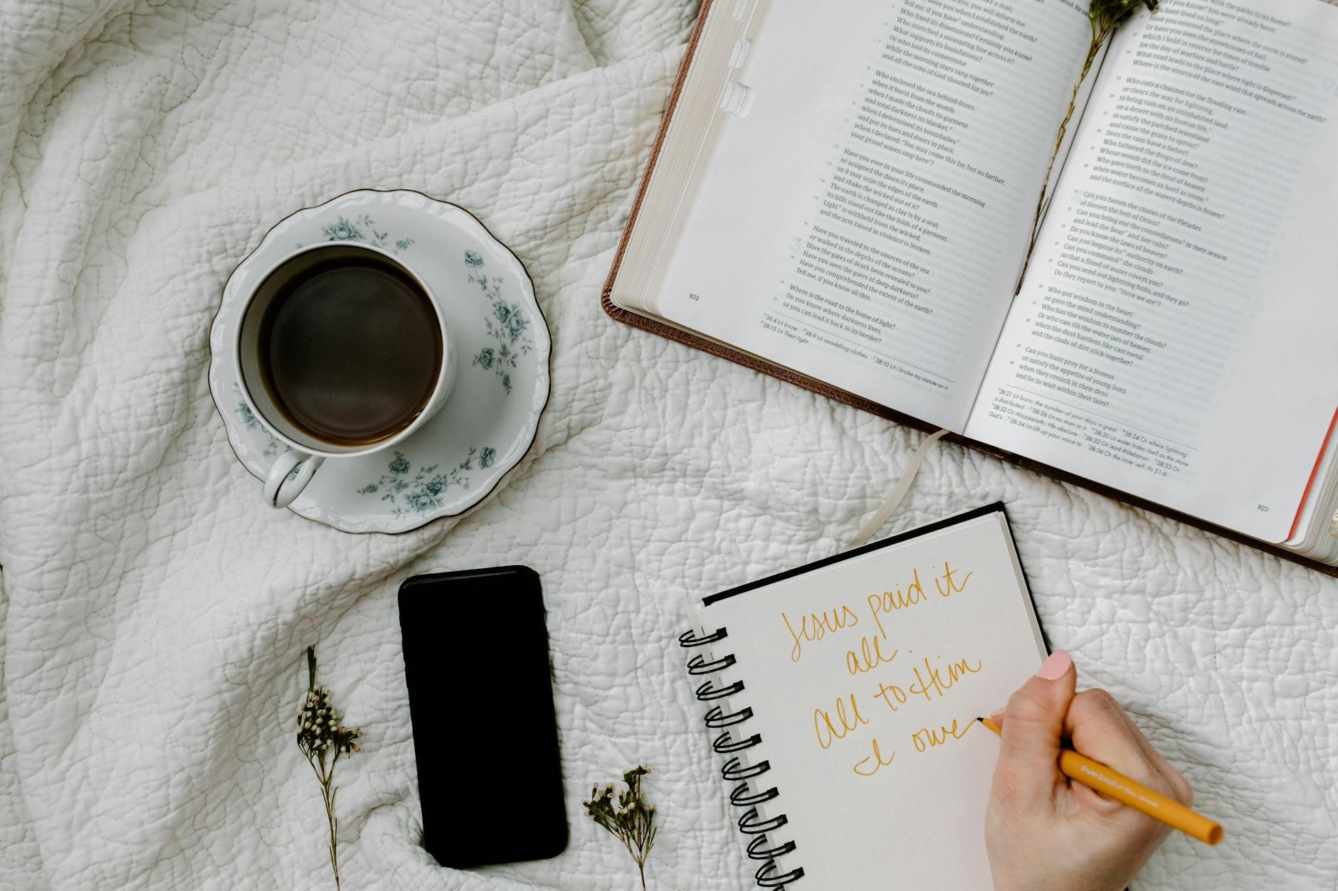 2. Write Down 3 Priorities Every Morning ✍️